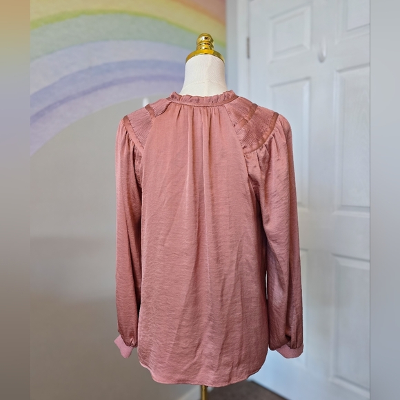 Philosophy Republic Collection | Medium | Rose Textured Key Hole Blouse - Picture 2 of 6